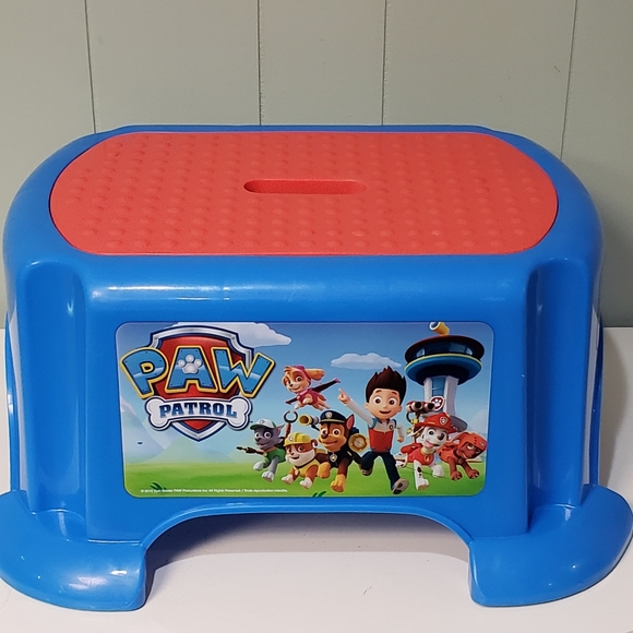 Paw Patrol Blue and Red Adventure Step Stool - Picture 2 of 6